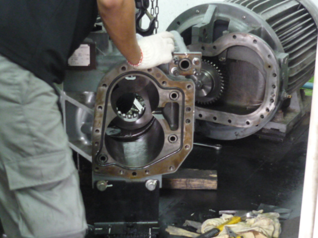 sua-chua-may-nen-khi-hitachi-75kw