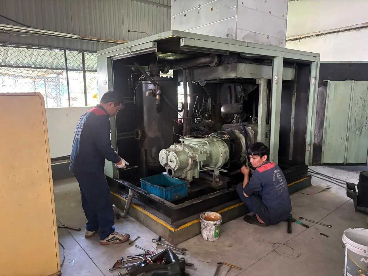 sua-may-nen-khi-sullair-160kw